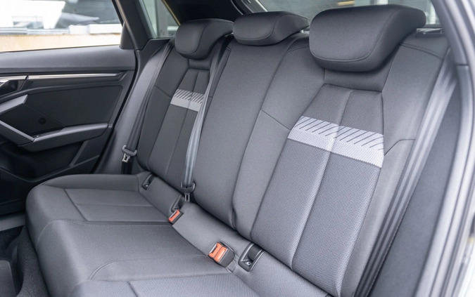 Audi A3 cena 148773 przebieg: 5, rok produkcji 2024 z Śrem małe 379